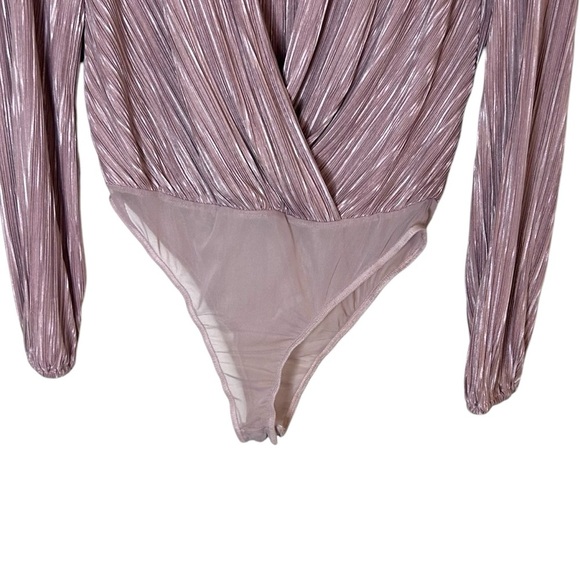 ASTR The Label Deep-V Pleated Pink Bodysuit- Size Small - Picture 6 of 11